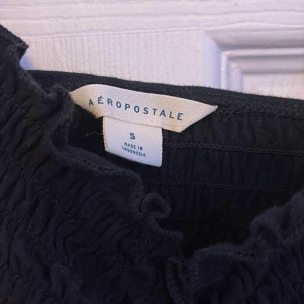 Black Ruched Crop Top - Picture 2 of 3